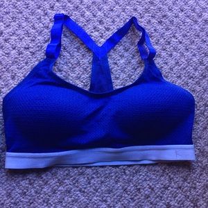 2 Sports bras